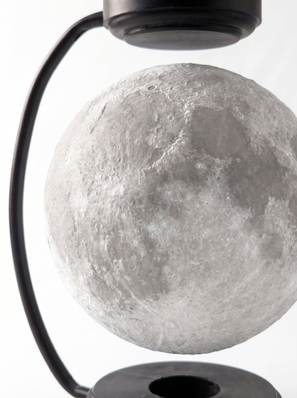 Norrland Levitating Lamp