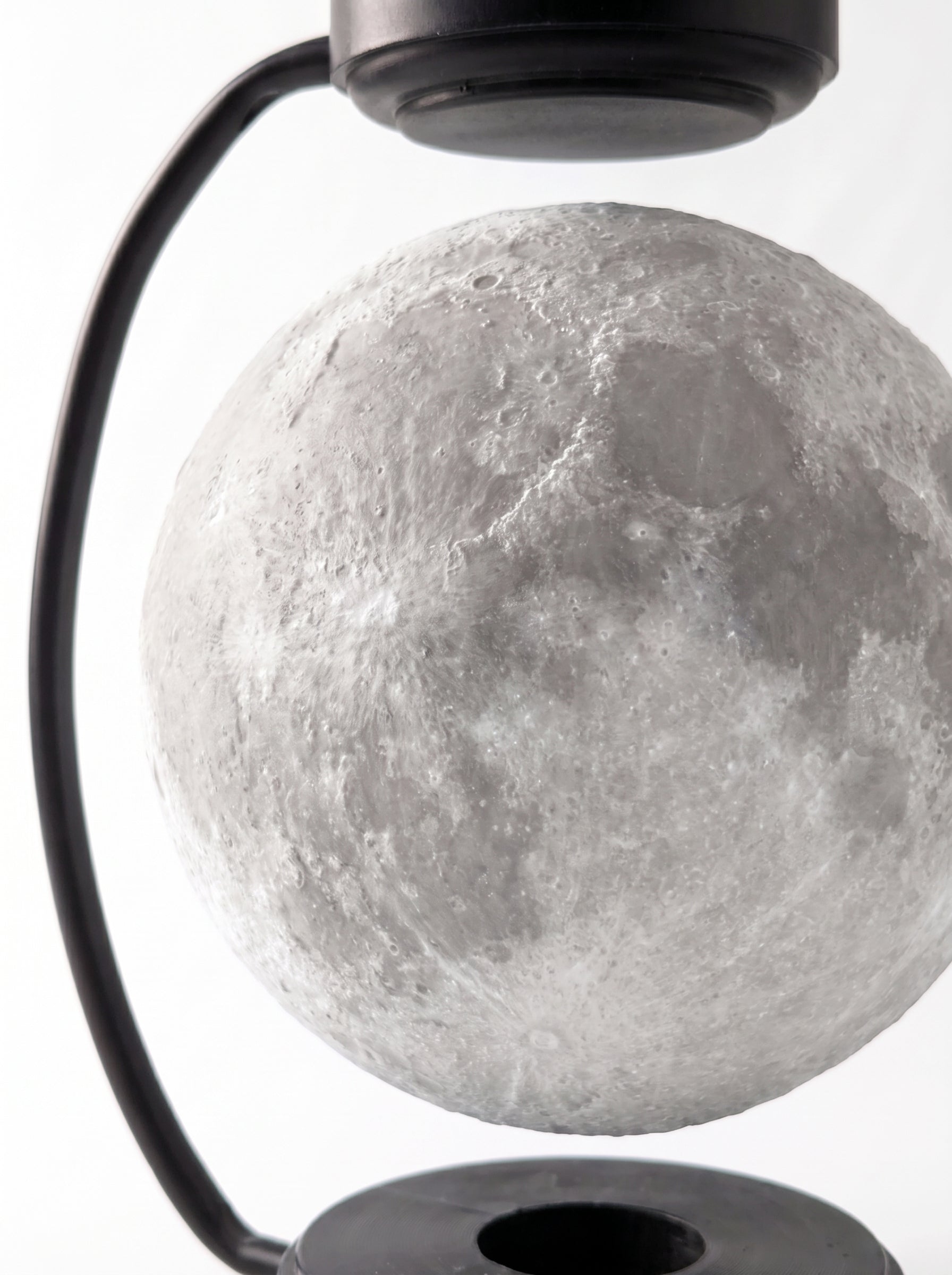 Norrland Levitating Lamp