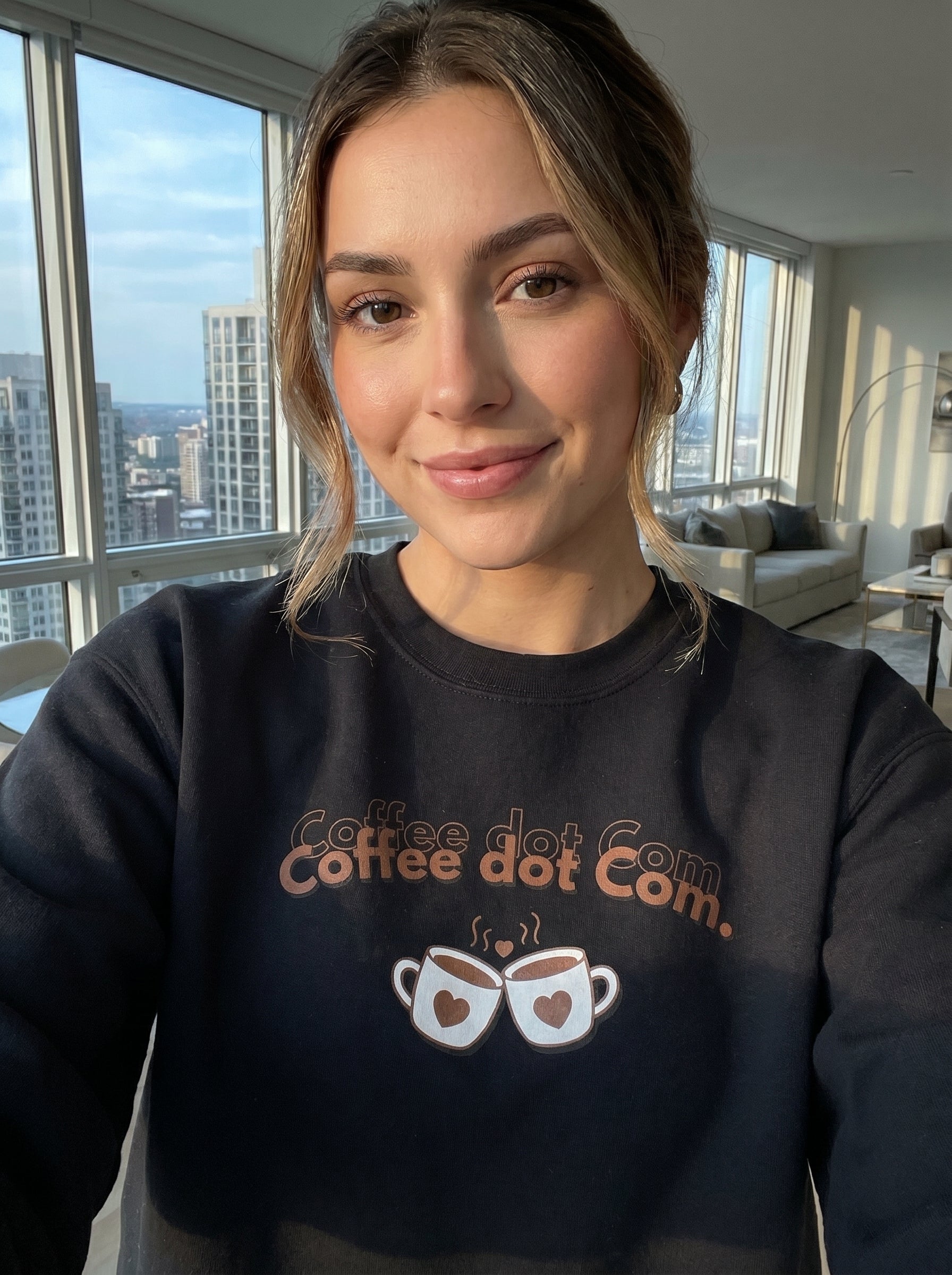 Women's Coffee Dot Com Graphic Crewneck - Oversized Pullover Sweatshirt