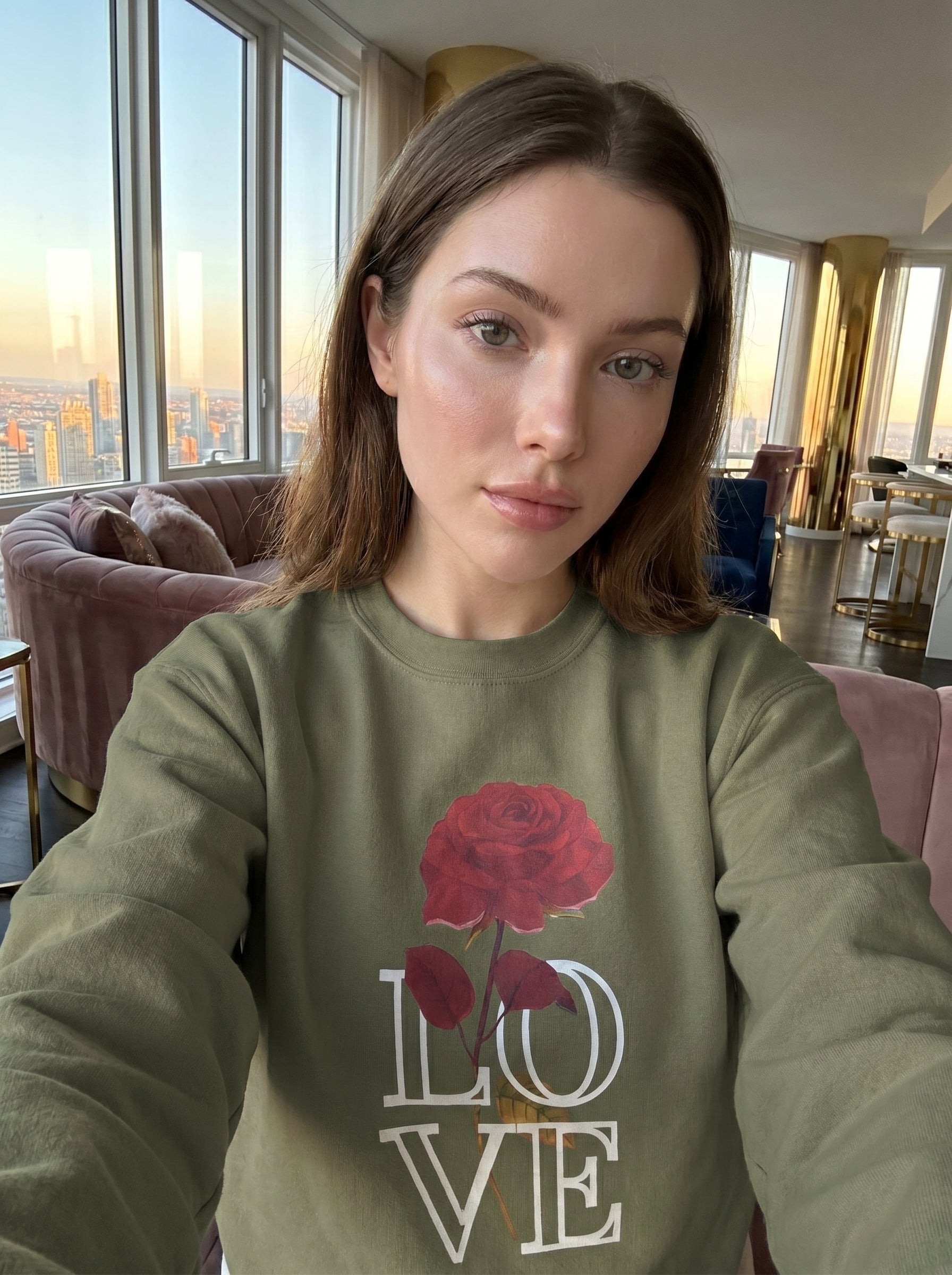 Women's Love Rose Graphic Sweatshirt | Retro Oversized Pullover