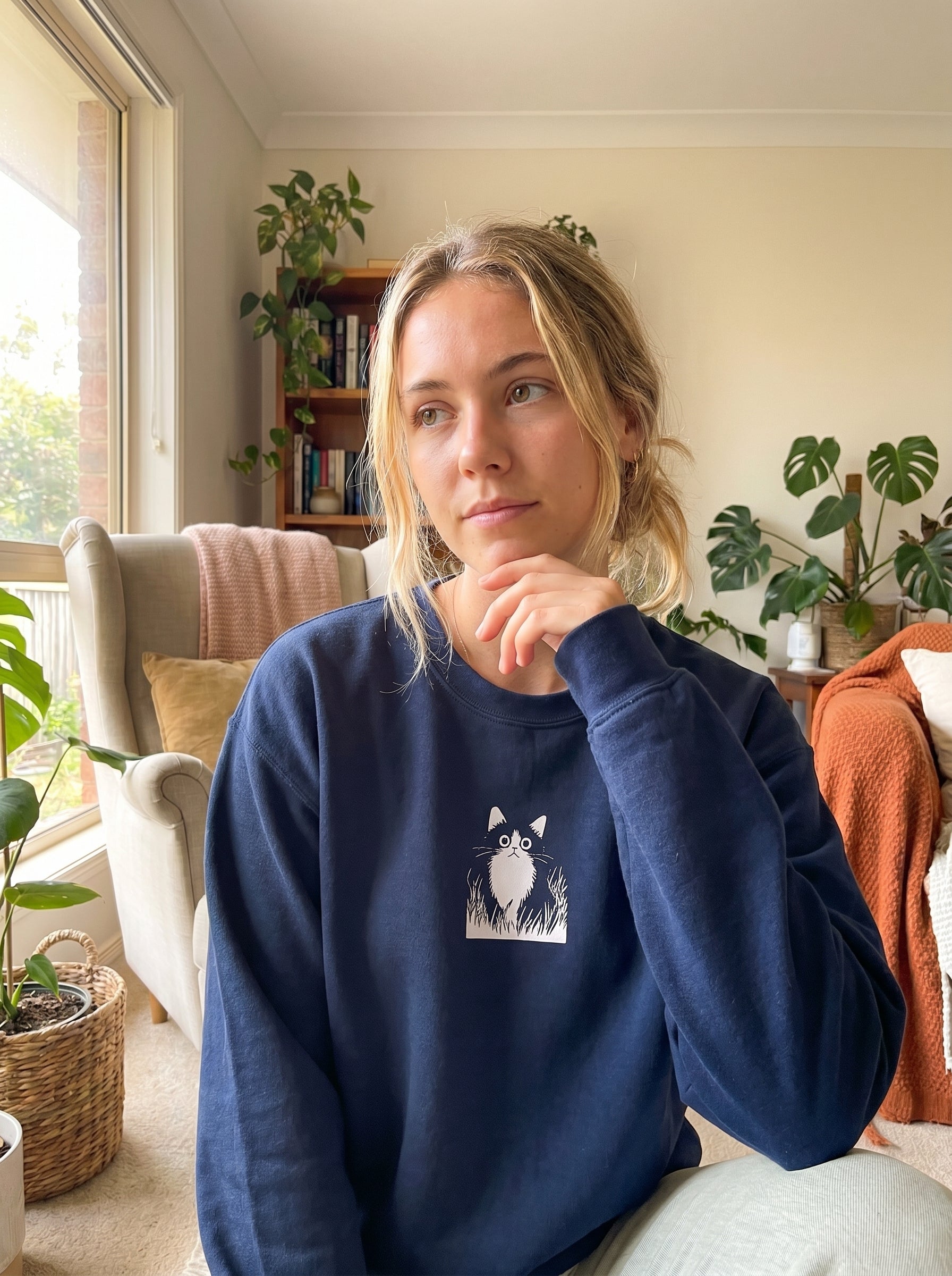 Cute Curious Cat Sweatshirt - Unisex & Oversized Pullover
