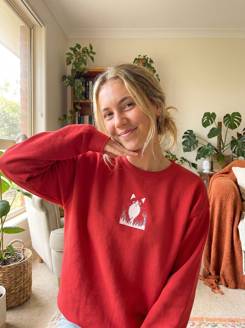 Cute Curious Cat Sweatshirt - Unisex & Oversized Pullover