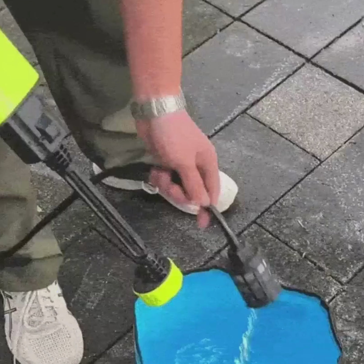 Australian 1000 PSI Cordless Pressure Washer with 6 modes