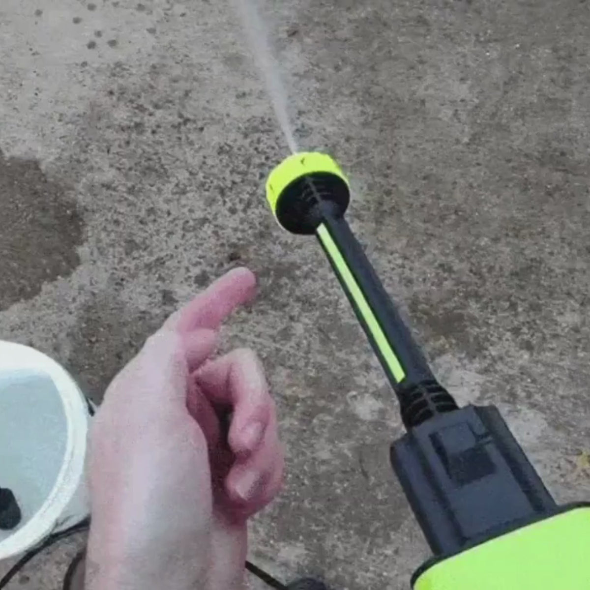 Australian 1000 PSI Cordless Pressure Washer with 6 modes
